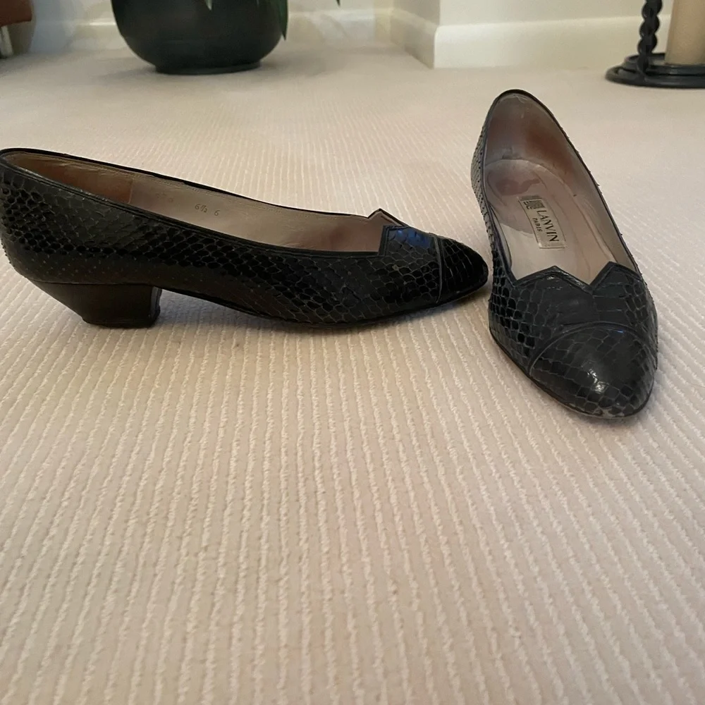 Lanvin Women’s Black Low Heel Snake Skin Design Shoe size 6 1/2